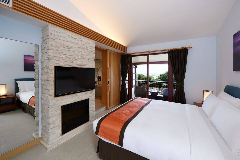 Elite Double Room, 1 Queen Bed | Down comforters, in-room safe, soundproofing, free WiFi