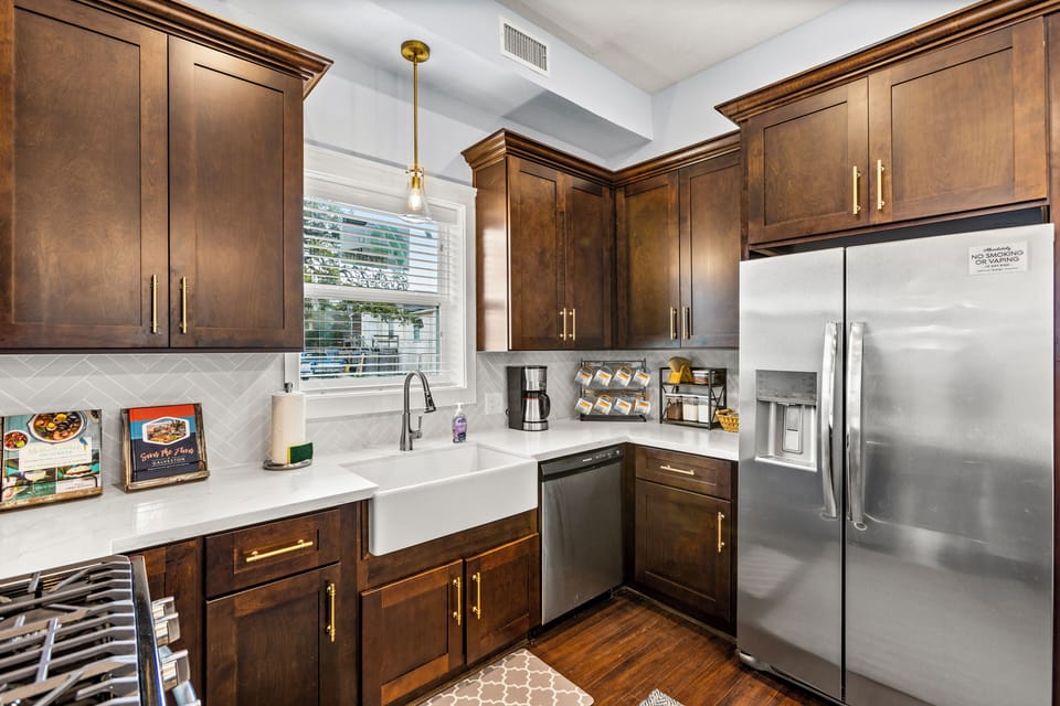 Fully Outfitted Kitchen