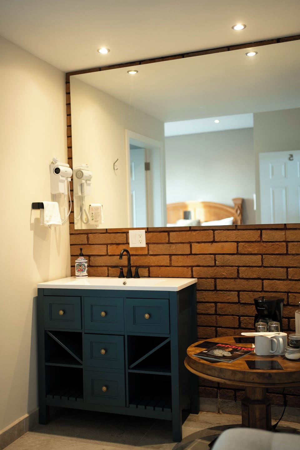 Superior Suite, 1 King Bed | Bathroom | Shower, hair dryer, towels, soap