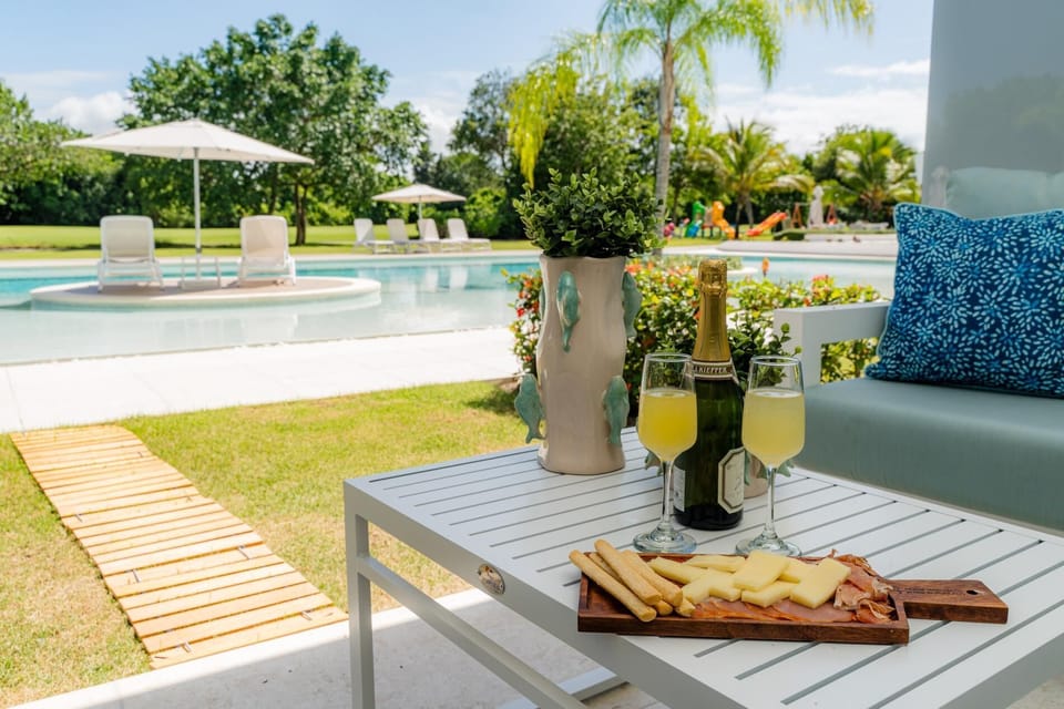 Aqua Luxe @ Cana Rock terrace to pool access E-105 (2509)