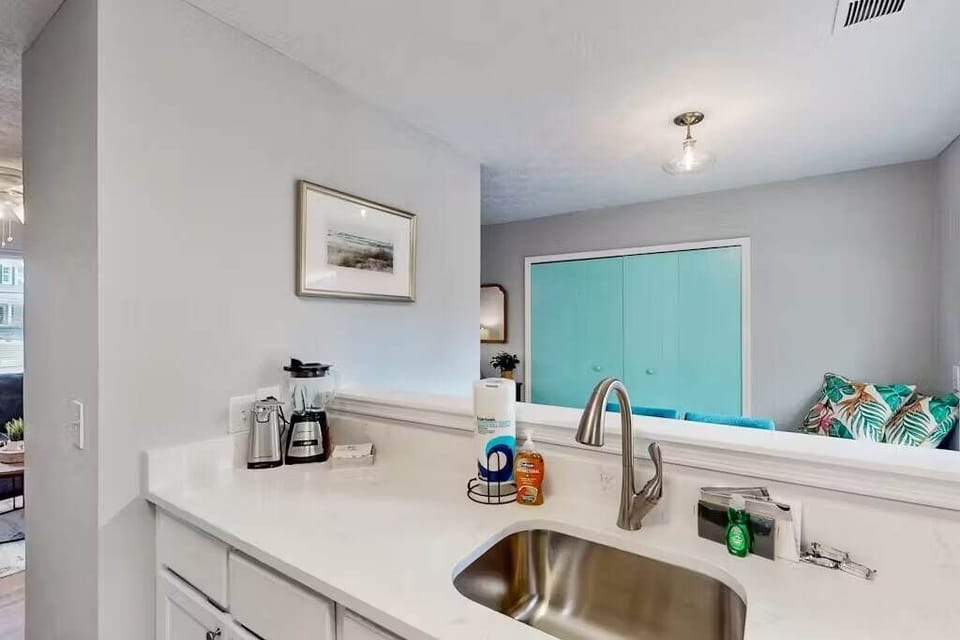 Where takeout meets ambition—this kitchen is ready whether you're a microwave master or a wannabe Food Network star!
