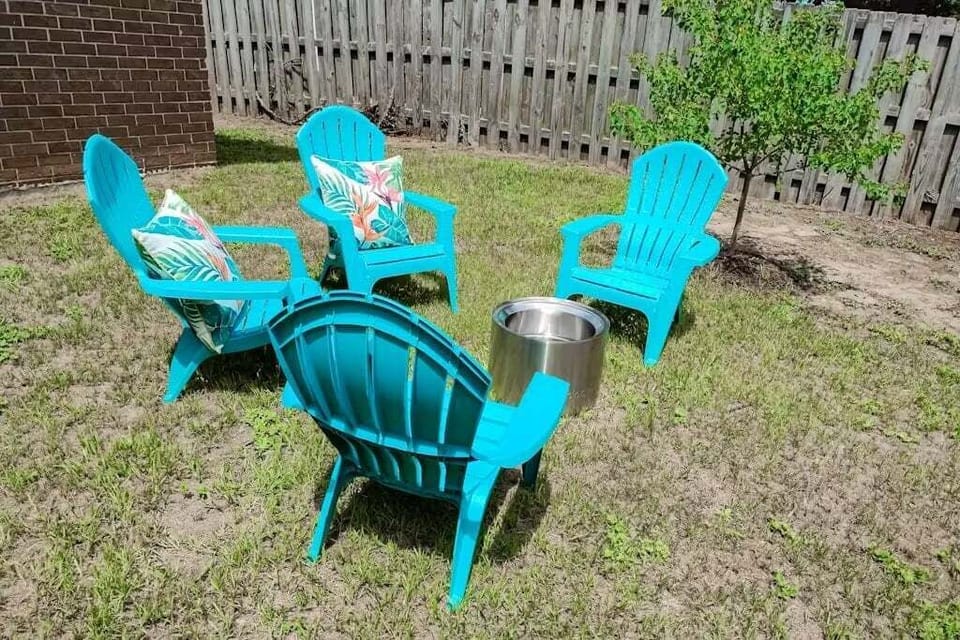 Gather 'round the Solo Stove firepit for s'mores, stories, and starlit memories—your perfect ending to a day in Savannah.