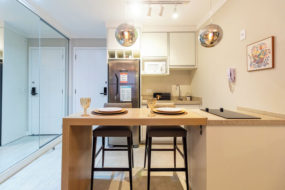 Studio Suite, City View | Private kitchen