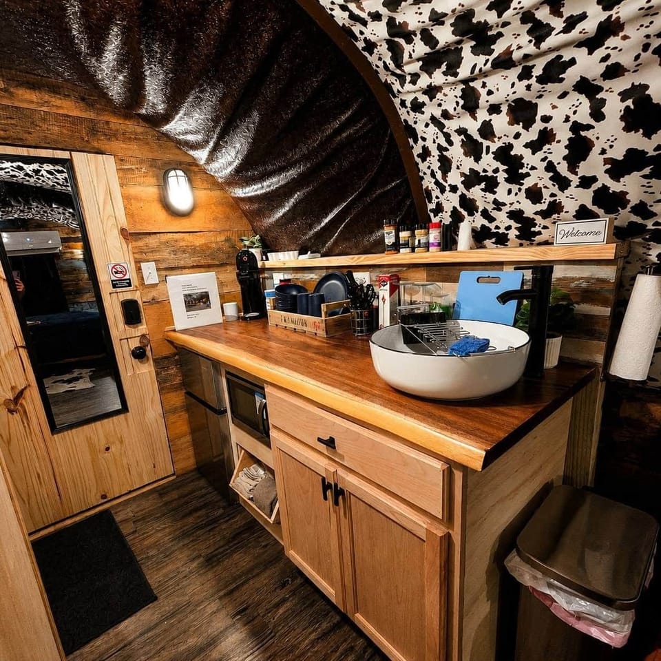 Kitchenette Area