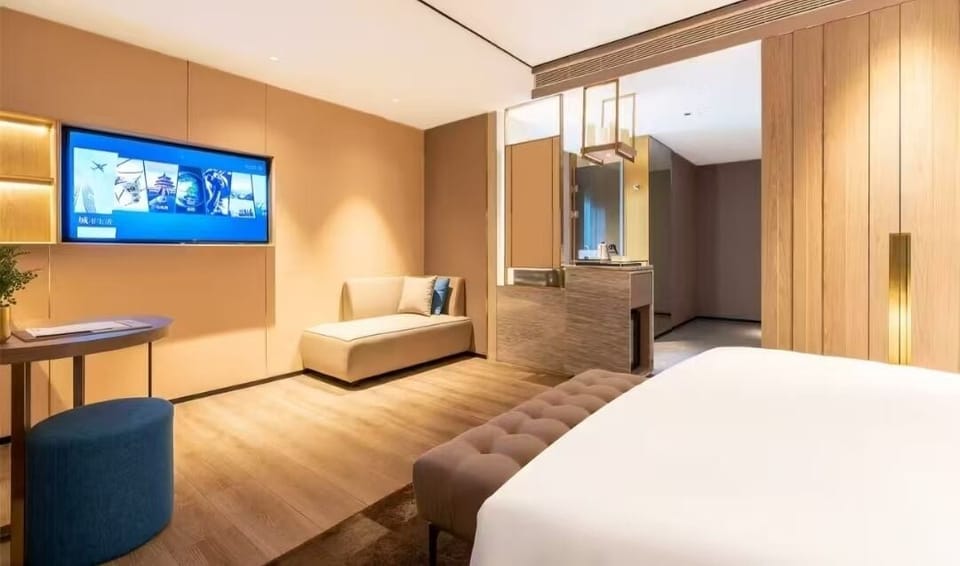 Basic Double Room, City View | Desk, laptop workspace, blackout drapes, soundproofing