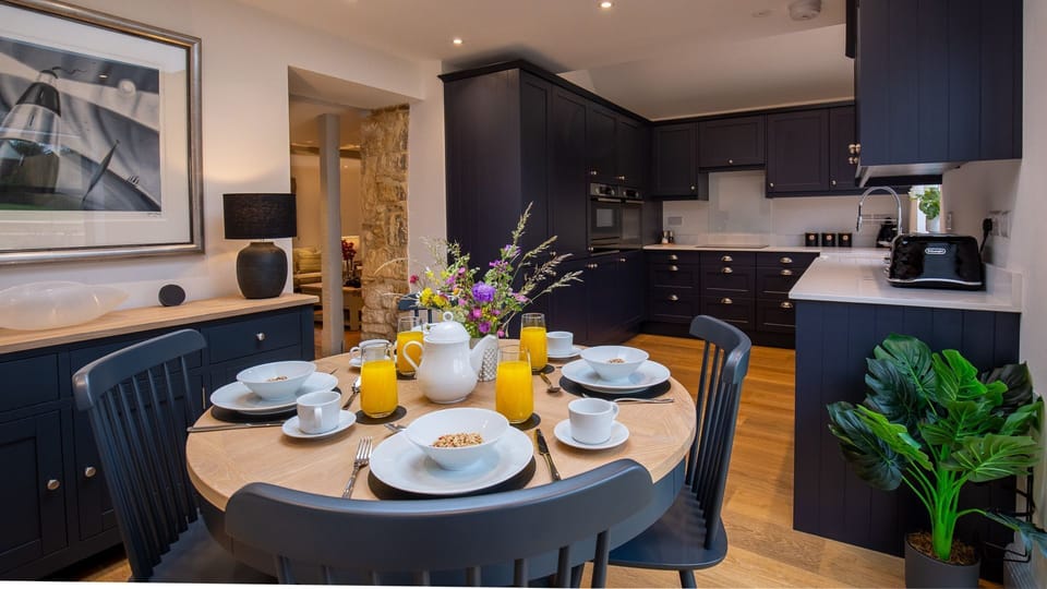 Enjoy lazy breakfasts around the dining table