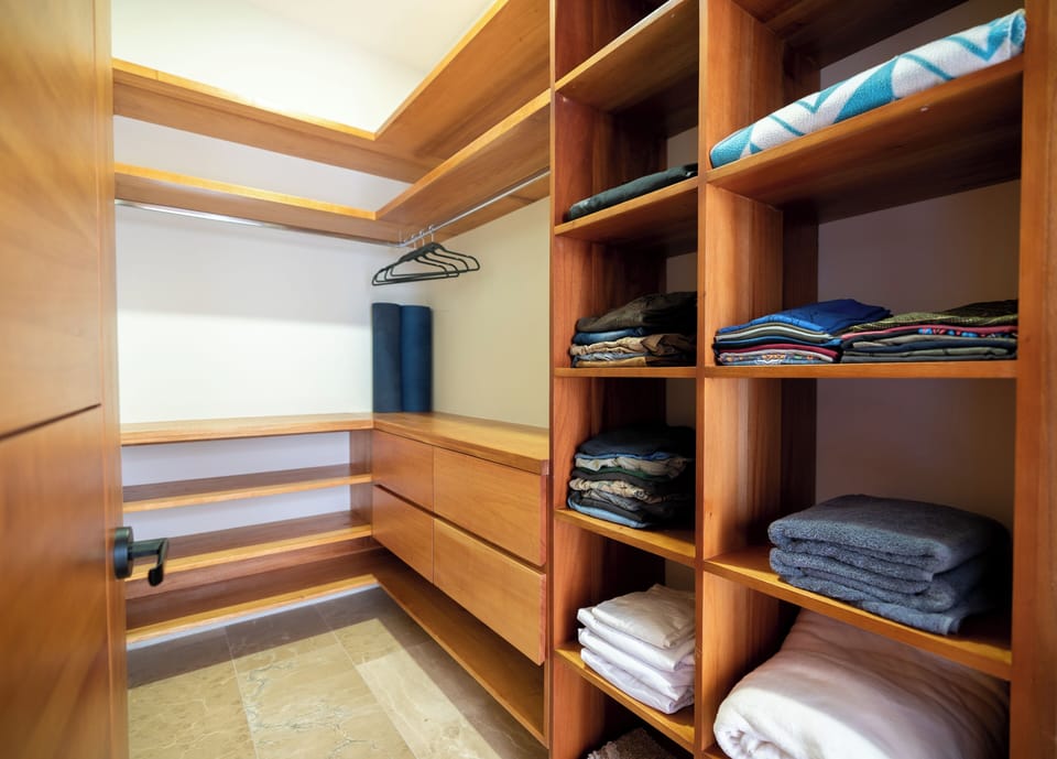 Master bedroom walking closet