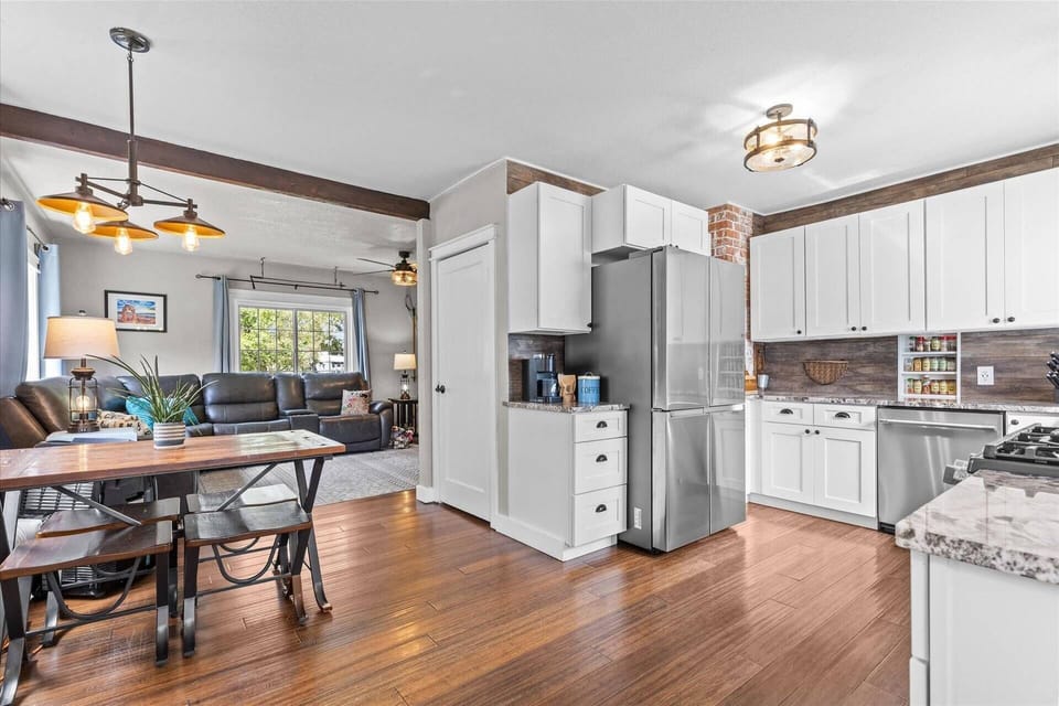 Fully stocked kitchen, ready for your inner chef.