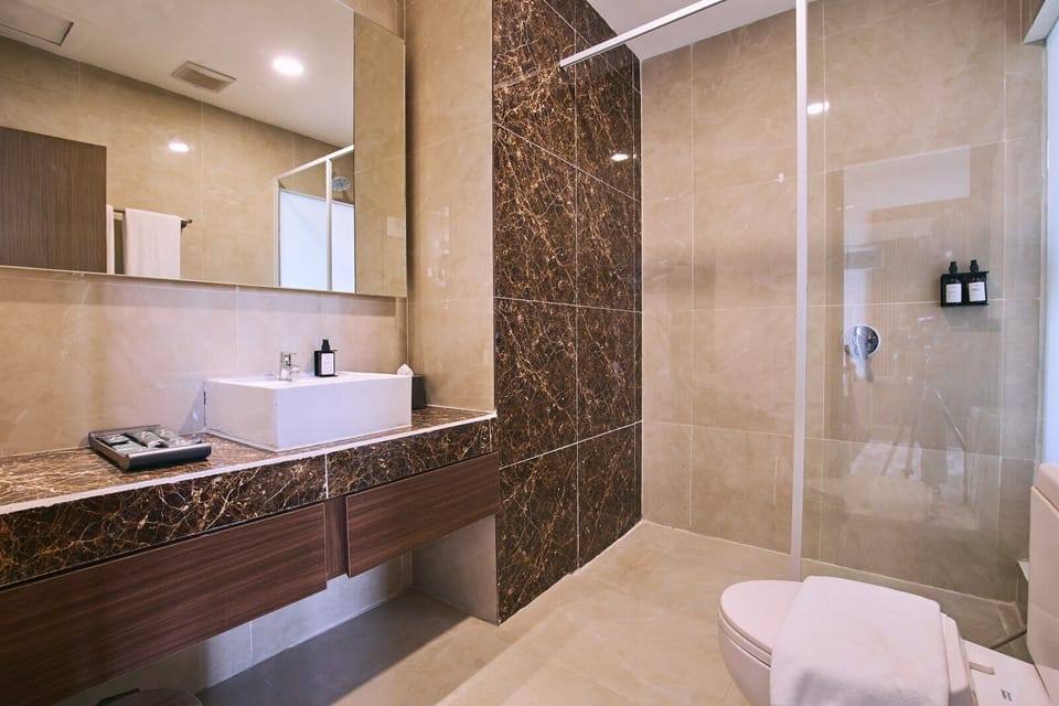 Deluxe Twin Room | Bathroom