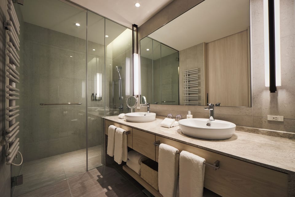 Onsen Suite, Mt. Yotei View, King | Bathroom | Hair dryer, slippers, electronic bidet, towels