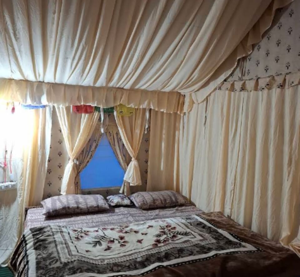 Tent, Mountain View | Free WiFi, bed sheets