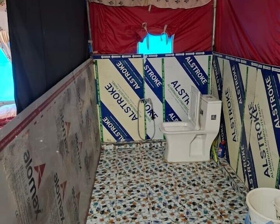 Family Room, Mountain View | Bathroom | Shower, free toiletries, soap, toilet paper