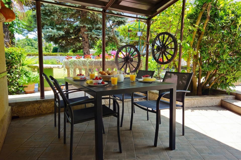 Standard House, 1 Bedroom, Microwave, Sea Facing (Beach House Astrid) | Outdoor dining