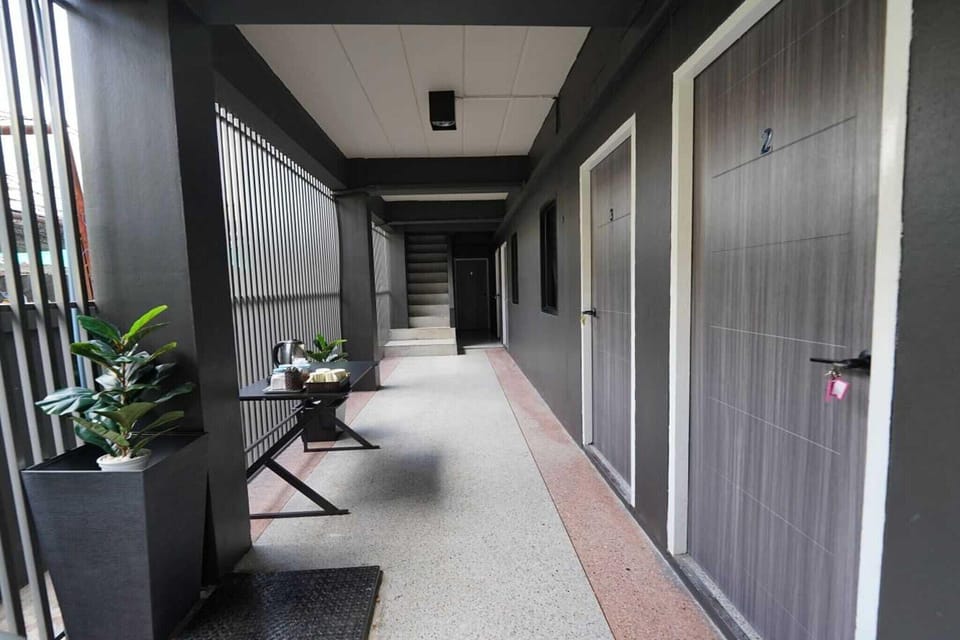 Entrance / Reception
