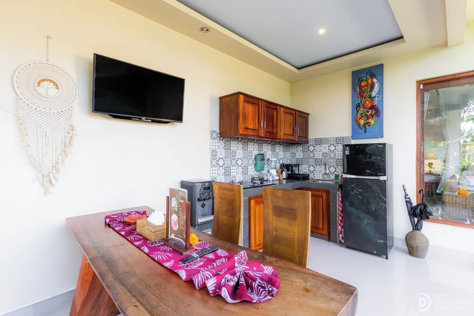 Deluxe Room | Private kitchen | Electric kettle