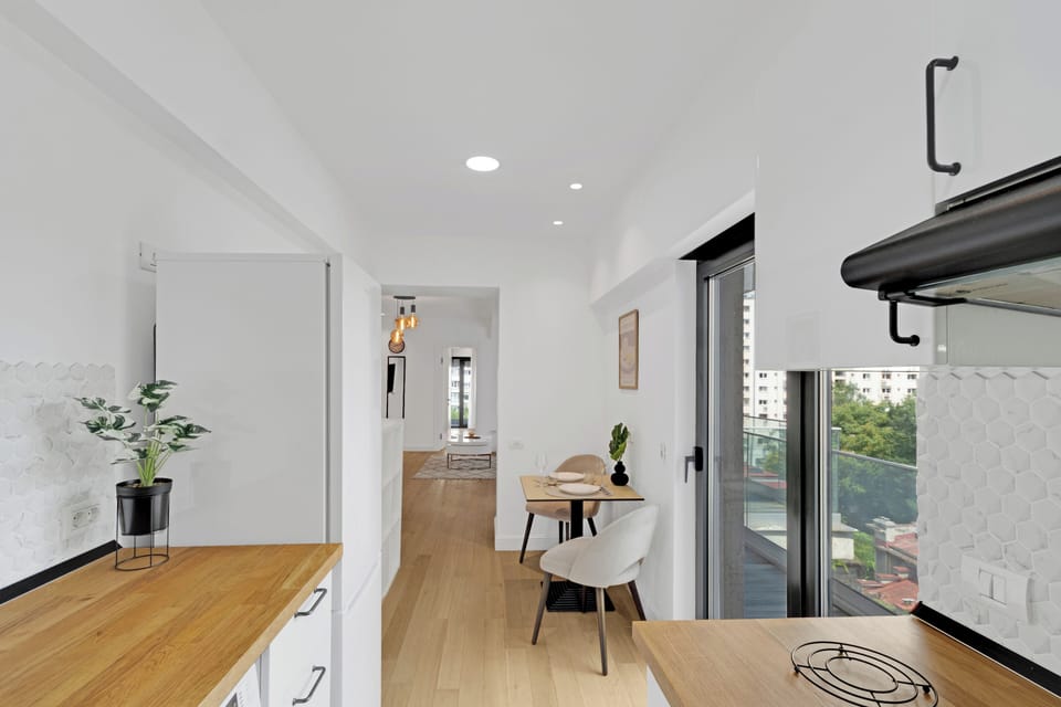 Bloom | Private kitchen | Full-size fridge, oven, stovetop, espresso maker