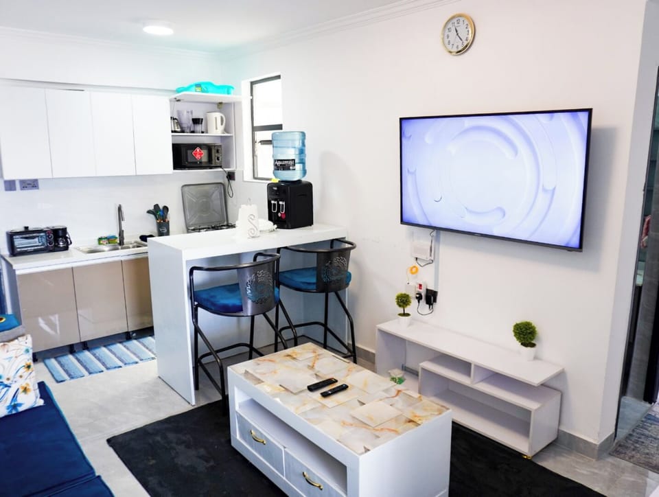 Deluxe Studio | Living area