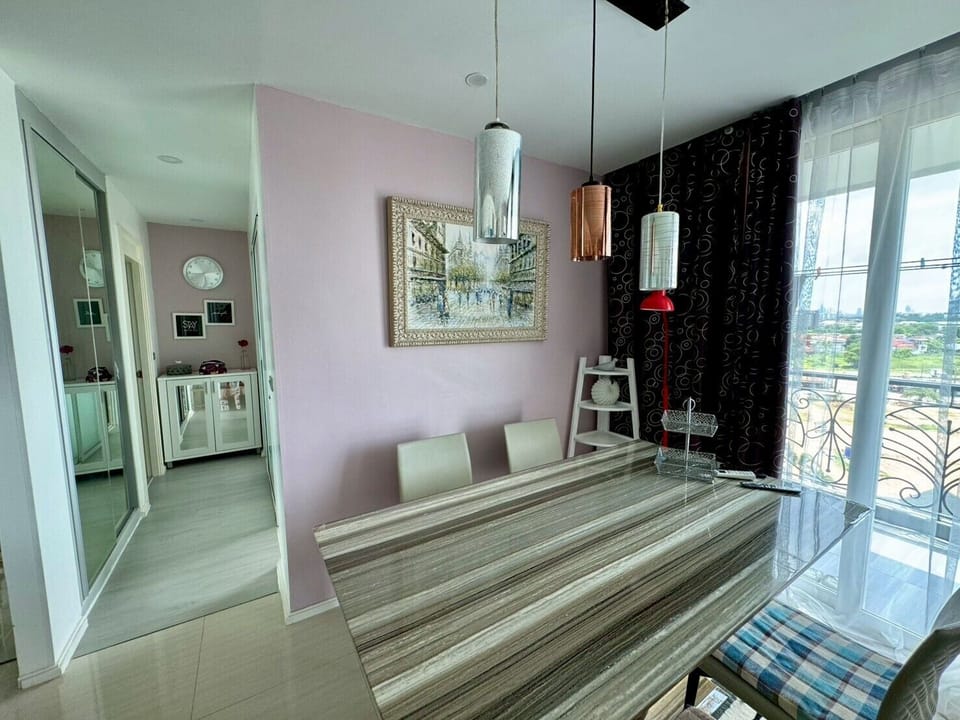 Condo, 2 Bedrooms, Non Smoking, Balcony | Living area