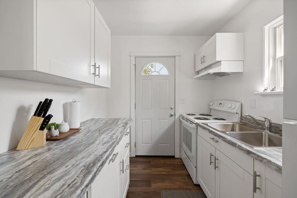 This small but thoughtfully designed kitchen has everything you need for simple, stress-free meals during your stay...