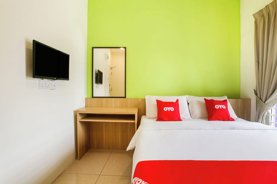 Premium bedding, WiFi (free), bed sheets