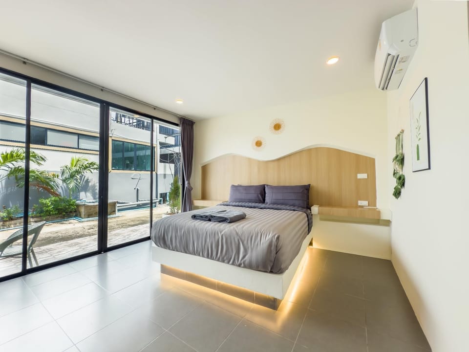 Amiigo Superior 1st Floor | Premium bedding, soundproofing, bed sheets