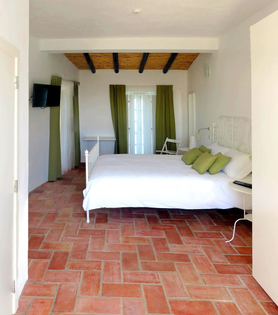 Deluxe Double Room, Balcony, Lagoon View | Free WiFi, bed sheets