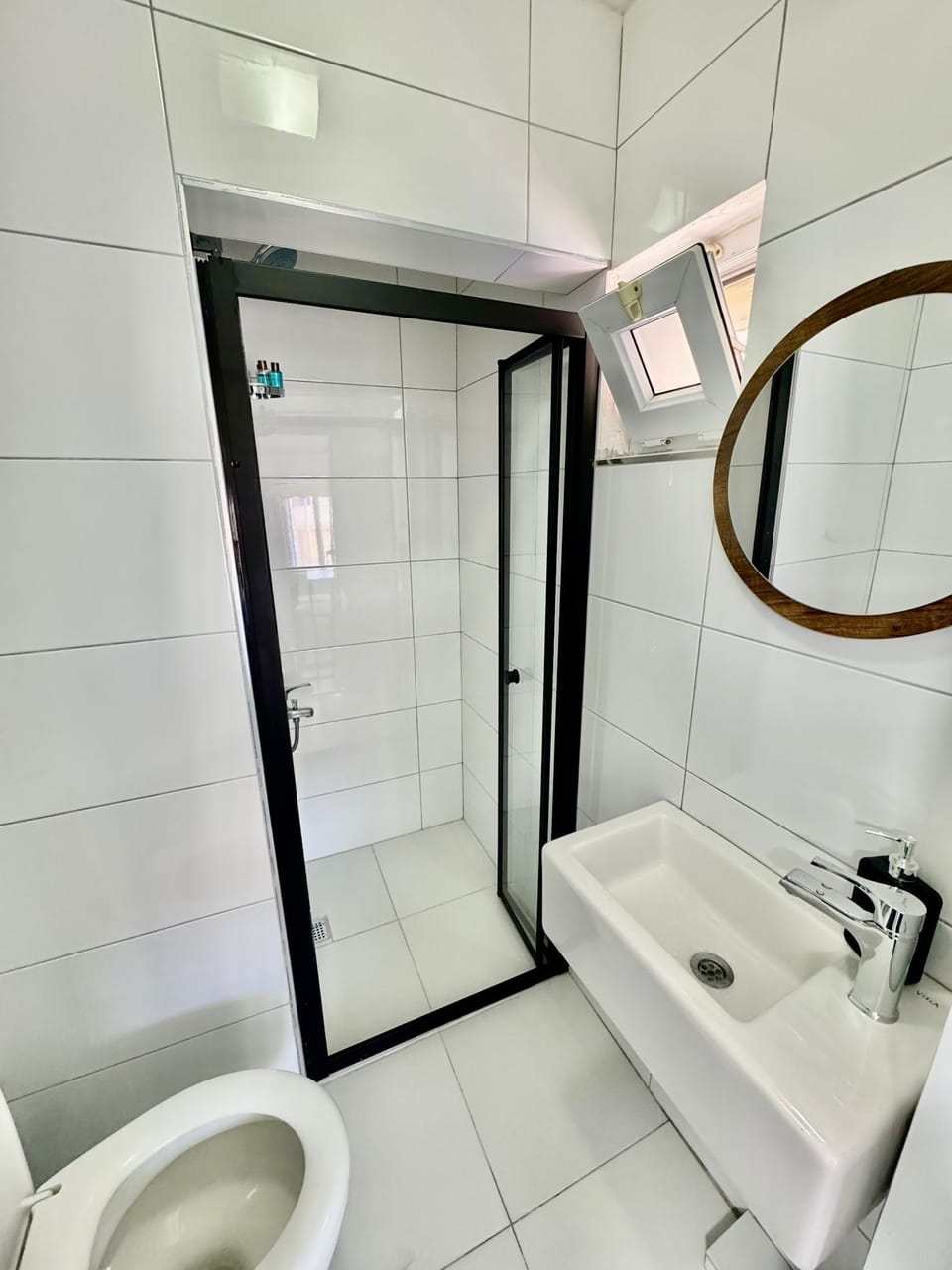 Standard Double Room, City View | Bathroom | Shower, hair dryer, slippers, towels