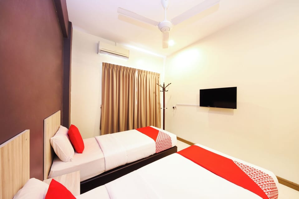 Deluxe Twin | Desk, laptop workspace, free WiFi, bed sheets