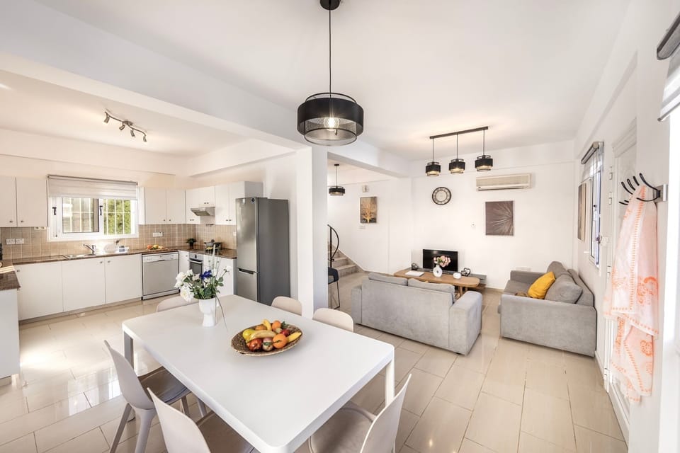 Kitchen and living room