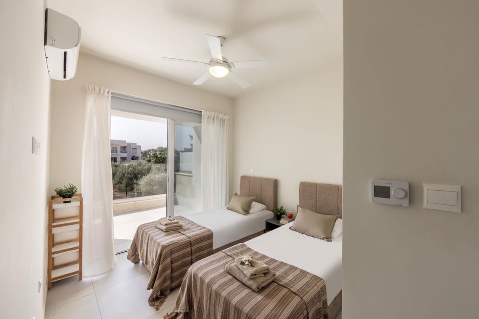 Twin Bedroom