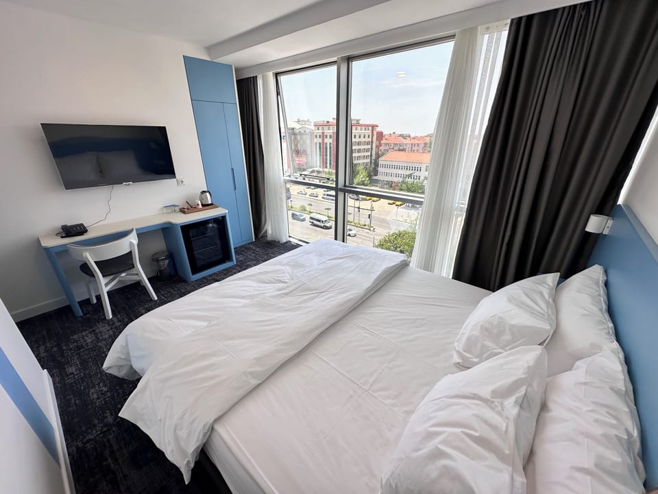 Standard Double Room | Desk, laptop workspace, WiFi (free)
