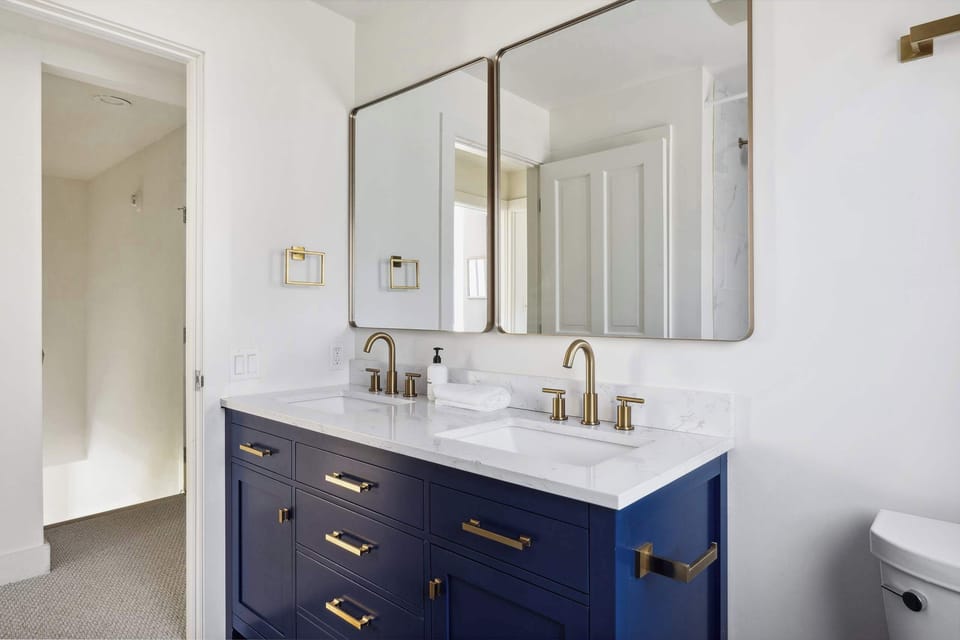 Full bathroom
