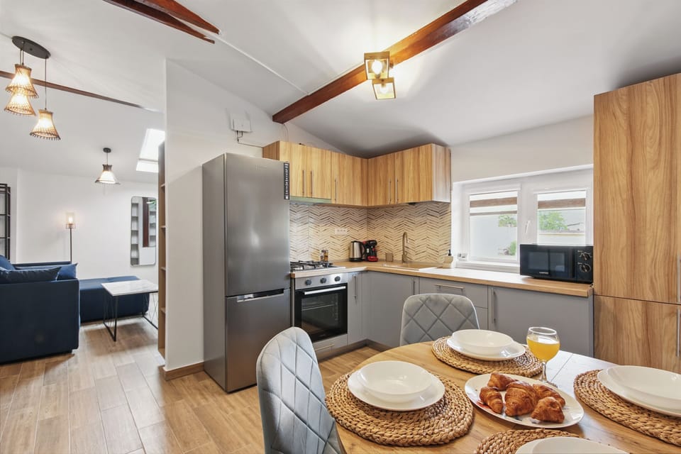 Petru Maior Apartment #4 | In-room dining