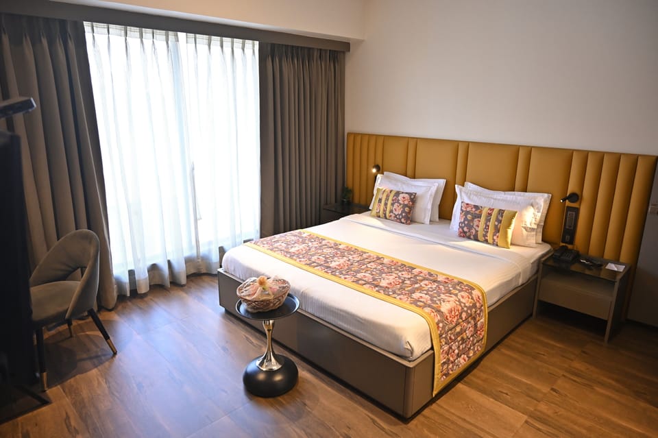 Superior Double Room | In-room safe, WiFi (free)