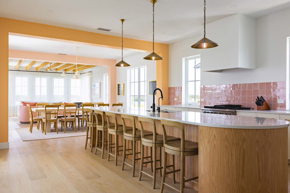 House | 8 bedrooms, high-speed internet