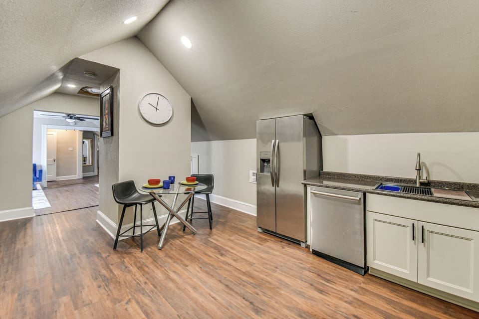 House (2 Bedrooms) | Interior
