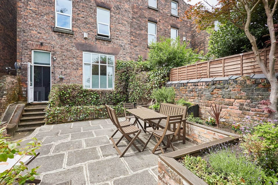 Beech Street, Liverpool - Host & Stay