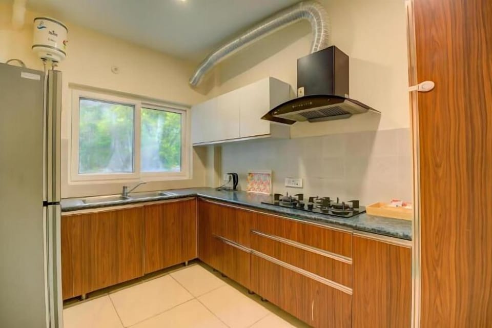 Deluxe Room, Balcony, Mountain View | Private kitchen