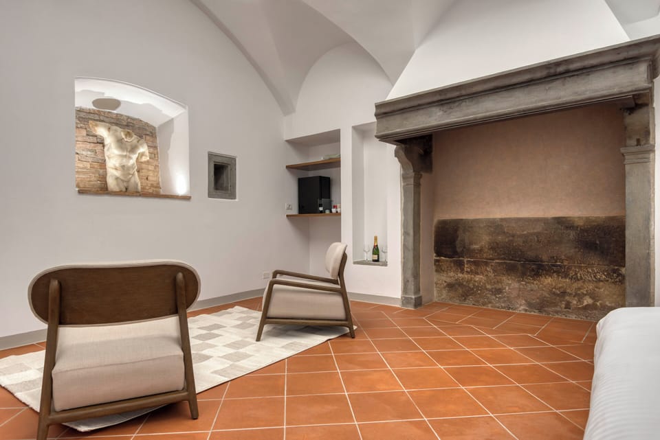Junior Suite, Courtyard View | In-room safe, soundproofing