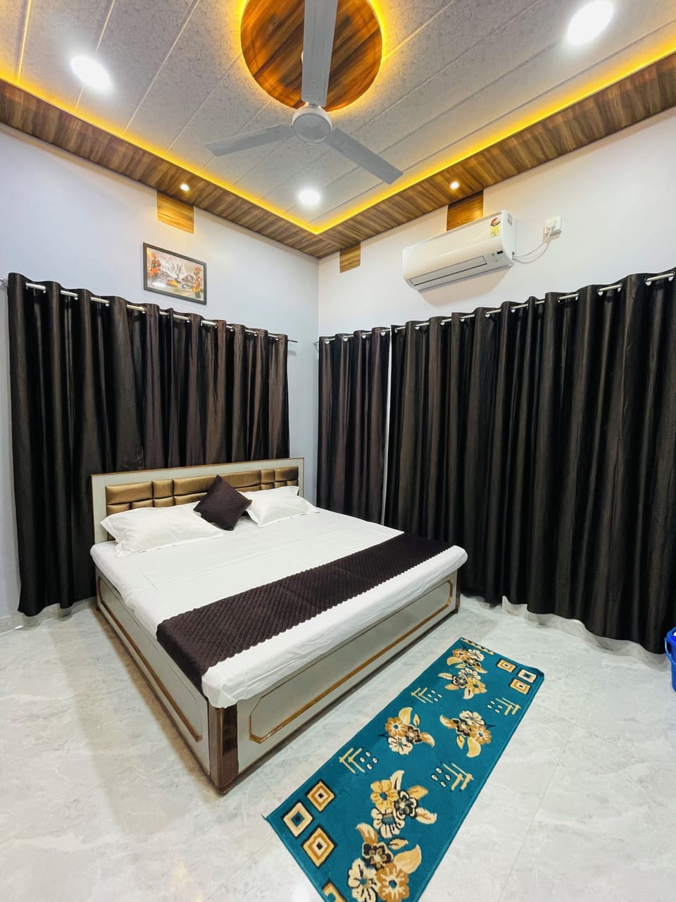 Deluxe Room, 1 King Bed, Air conditioning | Memory foam beds, soundproofing, free WiFi
