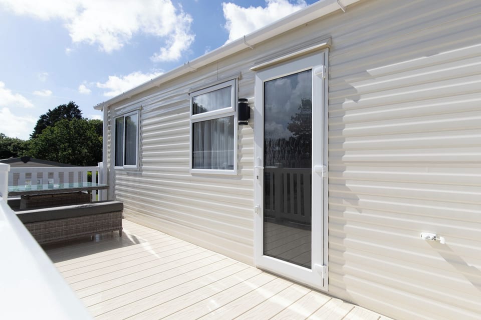 Near Folly Farm, Cosy Retreat