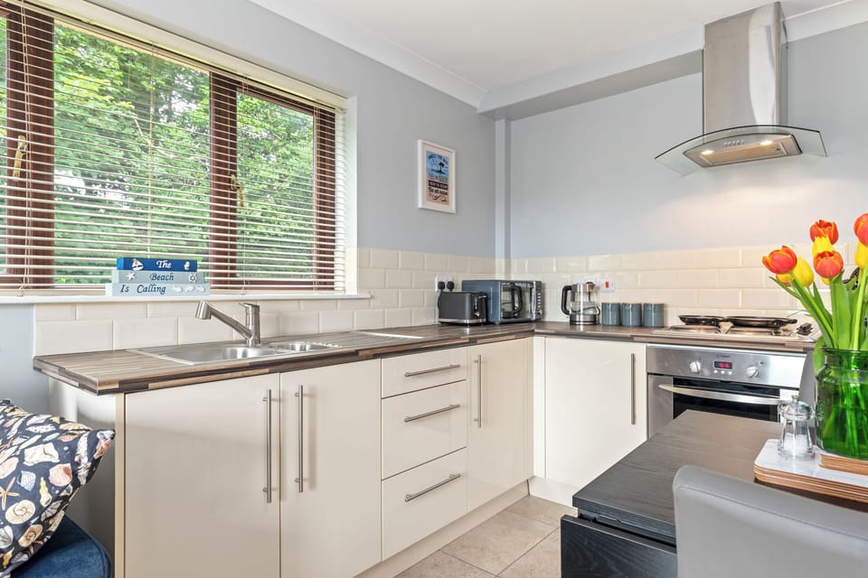 Cosy Retreat, Close to Village and Beach