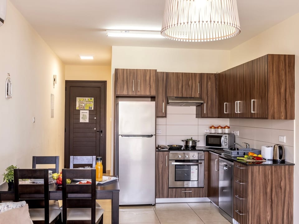 dining room-kitchen