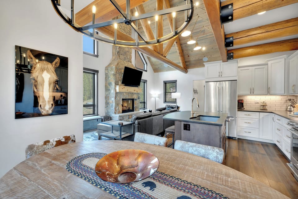 Dining/Kitchen