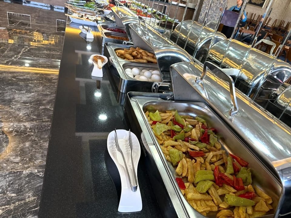 Free daily buffet breakfast