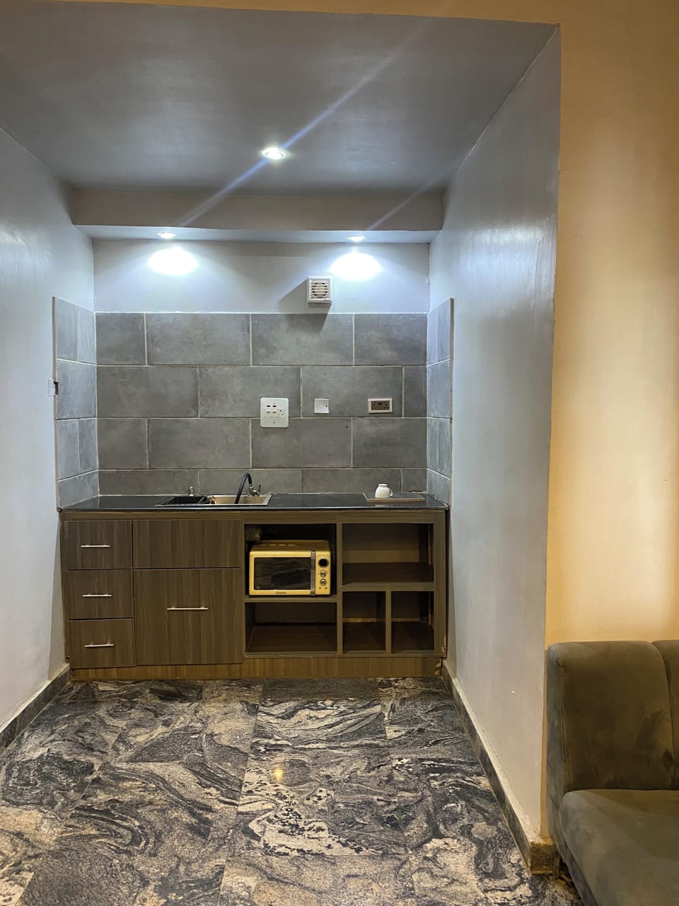 Apartment, Balcony, Courtyard View | Private kitchen | Mini-fridge, microwave, cookware/dishes/utensils