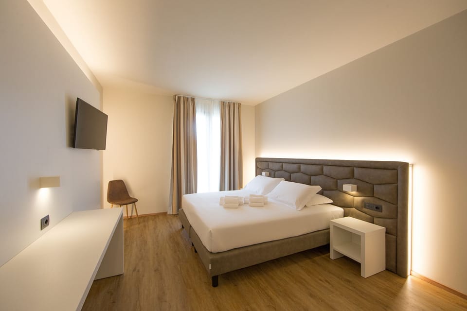 Minibar, in-room safe, individually decorated, individually furnished