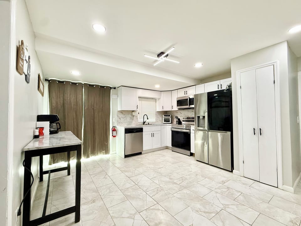 Kitchen Area (1)