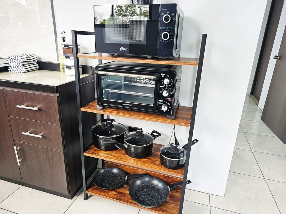 Standard Apartment, Garden View | Private kitchen | Electric kettle