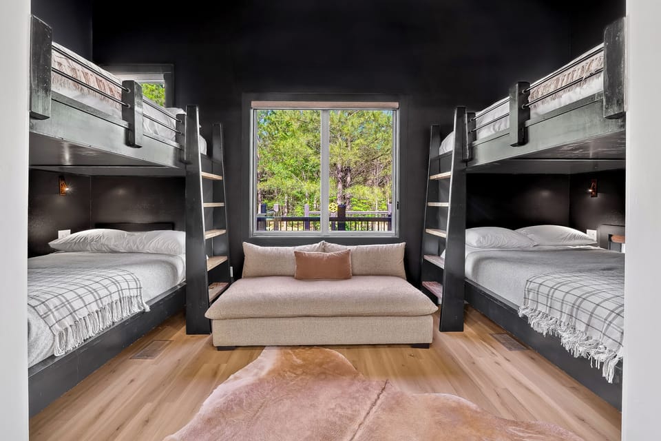 Bunk Room, Sleeps up to 8 